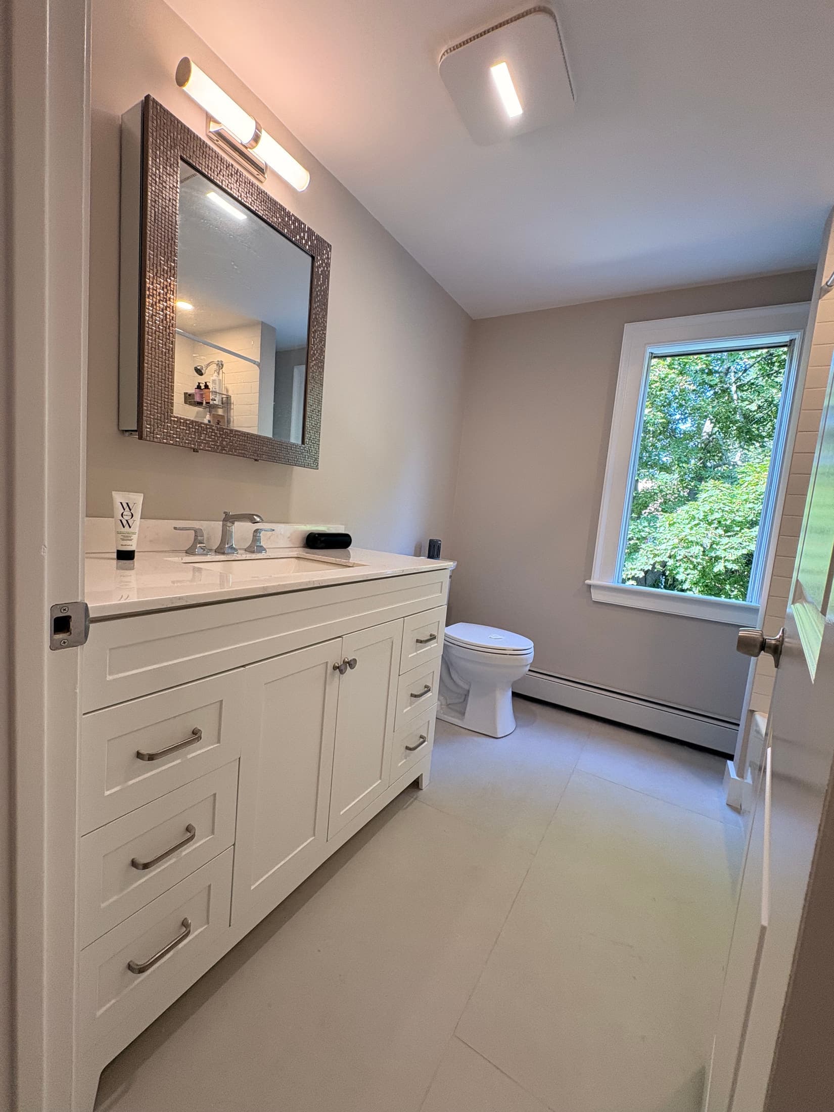 Bathroom with a fine interior paint finish